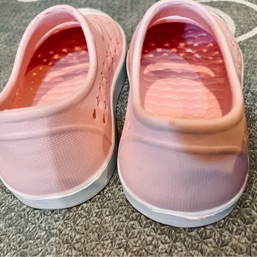 Pink Kids Shoes with Star Cutouts - Picture 6 of 6